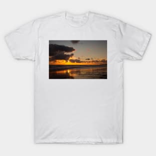 October sunrise in Northumberland T-Shirt